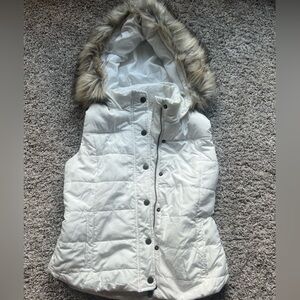 Girls Aero vest with fur hood size 12